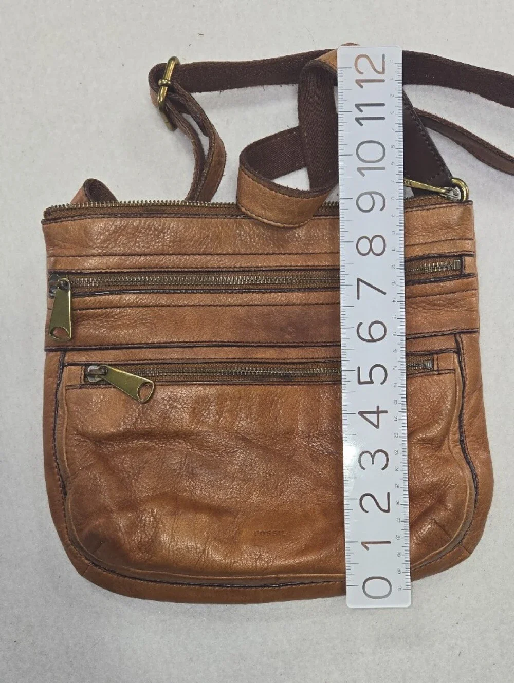 Fossil Men's Brown Leather Messenger Crossbody Bag - Classic Carry